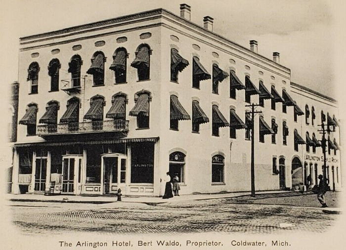 Stukeys Inn (Arlington Hotel) - Old Image Of Arlington Hotel (newer photo)